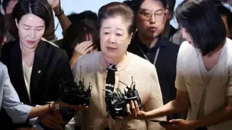 Disputed Church Figure Rejects Gift-giving Claims Against Former South Korean First Lady